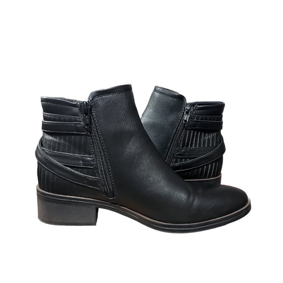 BareTraps Mackenzie Booties - Picture 8 of 8